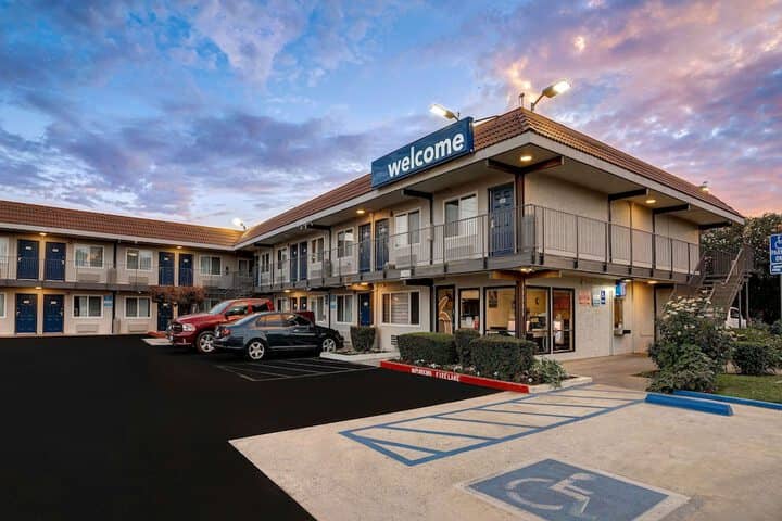 Hotel 27 of 27