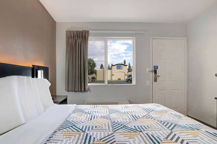 Room 9 of 27