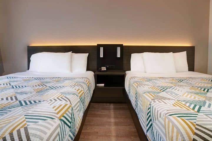 Room 12 of 27